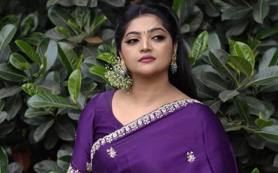 পিতৃহারা হলেন সংগীতশিল্পী সালমা