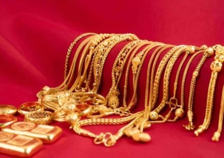 What is the price of gold per bhori in the country's market today
