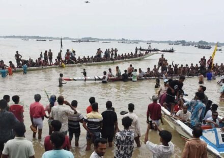 পদ্মার বুকে তিন দিনের নৌকাবাইচ শেষ, চ্যাম্পিয়ন সৈয়দপুরের নিউ শাপলা