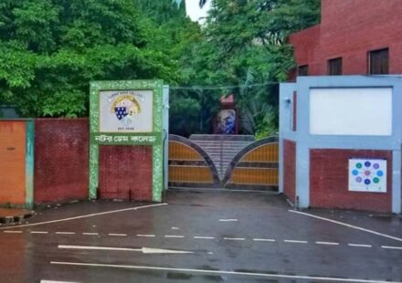 ভাঙা পড়ছে নটর ডেমের ঐতিহ্যবাহী হ্যারিংটন ভবন, শেষবার স্মৃতি ছুঁয়ে যাওয়ার ডাক সাবেকদের