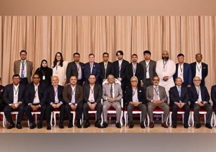 President seeks realistic, coordinated policy support to resolve textile sector crisis