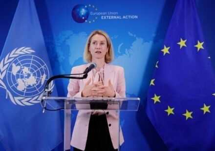 EU foreign policy chief urges keeping sanctions on Russia in place