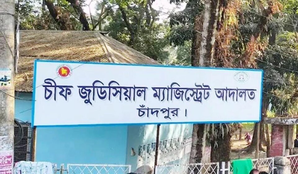 মাদক কারবারের অভিযোগে প্রবীণকে মারধর: জড়িতদের শনাক্তে আদালতের নির্দেশ