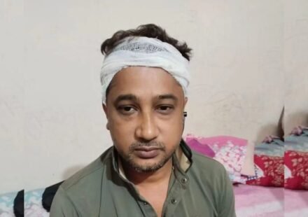 মোটরসাইকেল ছিনিয়ে নিতে ব্যর্থ হয়ে ফেনীতে ব্যবসায়ীকে কোপাল দুর্বৃত্তরা