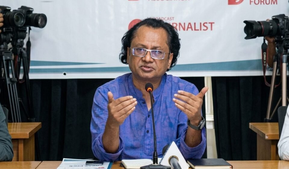 অপতথ্য ঠেকাতে মিডিয়া লিটারেসিতে জোর দিলেন তথ্য উপদেষ্টা
