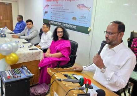 ‘মাছে-ভাতে বাঙালির পরিচয় টিকিয়ে রাখতে মৎস্য উৎপাদন বাড়ানোর বিকল্প নেই’