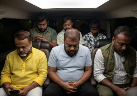কক্সবাজারে অভিযান, বগুড়া জেলা স্বেচ্ছাসেবক লীগের সভাপতিসহ গ্রেফতার ৪