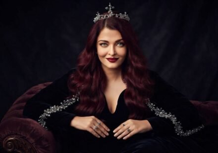 প্যারিস ফ্যাশন উইকের মঞ্চে ঐশ্বরিয়া, অনলাইনে চেহারা নিয়ে কটাক্ষ