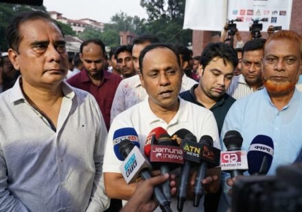 অতীতের ভুল থেকে শিক্ষা না নিলে ব্যবস্থা, কর্মকর্তাদের হুঁশিয়ারি ডেপুটি স্পিকারের