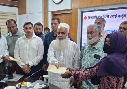 ‘পাঁচ লাখ টাকায় একটি জীবনের মূল্য হয় না’, বললেন এমপি মনিরুল
