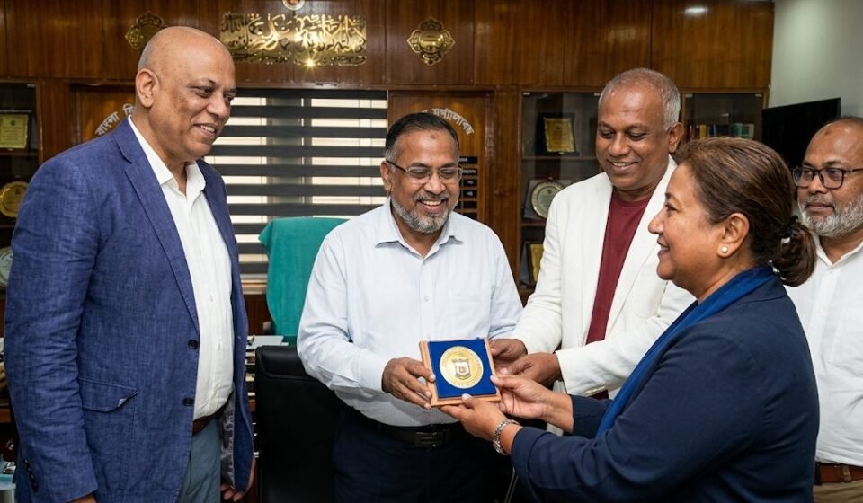 চিংড়ি শিল্প ও গবেষণায় হাত মেলাচ্ছে খুলনা বিশ্ববিদ্যালয় ও টোটাল ফুড