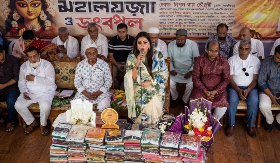 ‘ধর্ম আলাদা হতে পারে, কিন্তু দেশ এক’: কেরানীগঞ্জে মহালয়ার অনুষ্ঠানে নিপুণ রায়