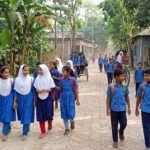 ডিম-দুধ-কলার টিফিনে স্কুলমুখী শিশুরা: বালিয়াডাঙ্গীর ১৩৮ বিদ্যালয়ে স্কুল ফিডিং কর্মসূচি
