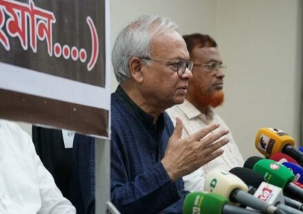 পরাজিত শক্তিকে দেশের ভেতরের একটি পক্ষ মদদ দিচ্ছে, অভিযোগ রিজভীর