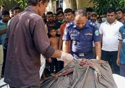 মতলবে কম্বলে মোড়ানো বস্তায় মিলল অজ্ঞাত নারীর মরদেহ