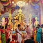 নড়াইলে ৫৪৩ মণ্ডপে দুর্গাপূজা, প্রতিমায় চলছে রং-তুলির শেষ আঁচড়
