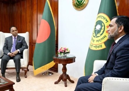 ডেপুটি স্পিকারের সঙ্গে সাক্ষাৎ টাওয়ার হ্যামলেটসের স্পিকার মোস্তাক আহমেদের