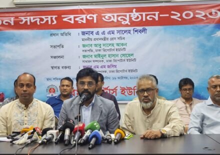 গুজব ঠেকাতে প্রতিদিন ফ্যাক্ট চেক অনুষ্ঠানের প্রস্তাব প্রেস সচিবের