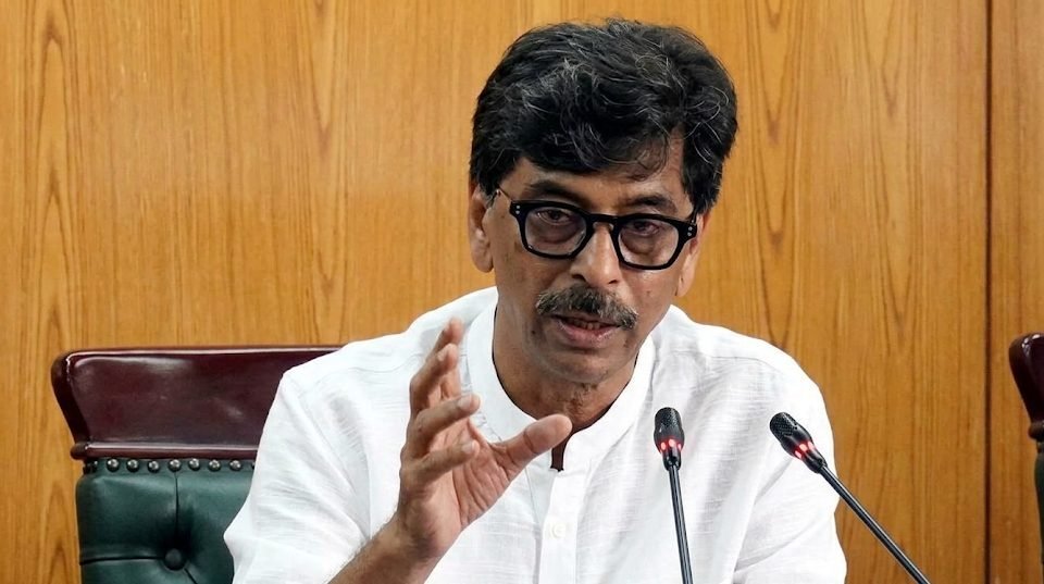 অতিরিক্ত কীটনাশকে বাড়ছে খাদ্যদূষণের ঝুঁকি, সতর্ক করলেন কৃষিমন্ত্রী