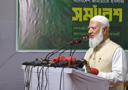 পূজামণ্ডপে পূর্ণ নিরাপত্তা চেয়ে আইনশৃঙ্খলা বাহিনীর প্রতি জামায়াত আমিরের আহ্বান
