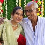 ৪৫ বছরের বয়সের ব্যবধান উপেক্ষা করে বাগদান সারলেন তাঁরা