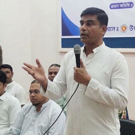 বোদায় ১৬ মন্দিরে ১ কোটি ৬৫ লাখ টাকার অনুদানের চেক দিলেন প্রতিমন্ত্রী