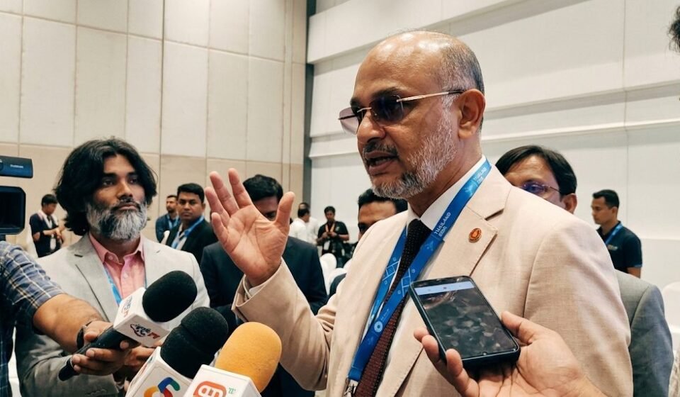 রাজস্ব প্রবৃদ্ধি ১২-১৩ শতাংশে উঠেছে, ব্যাংককে জানালেন অর্থ উপদেষ্টা তিতুমীর