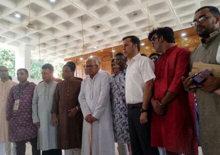 Rizvi visits puja at Jagannath Hall: holiday of three days, rice allocation for mandaps raised to 600kg