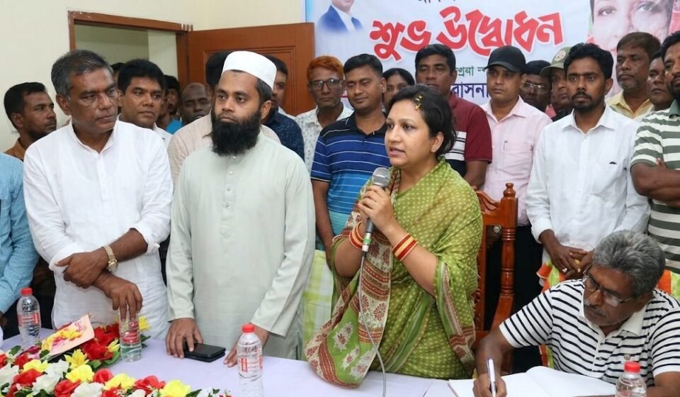 দুইশ বছরের পুরোনো মন্দিরে কার্যালয় উদ্বোধন, সম্প্রীতির বার্তা দিলেন সমাজকল্যাণ প্রতিমন্ত্রী