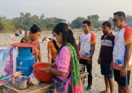 সূর্যোদয় দেখতে দেখতে ৬ কিলোমিটার দৌড়: কুয়াকাটার জিরো পয়েন্ট থেকে গঙ্গামতী পর্যন্ত বিচ ম্যারাথনে ৮-৯শ পর্যটক, শেষে পিঠা উৎসব