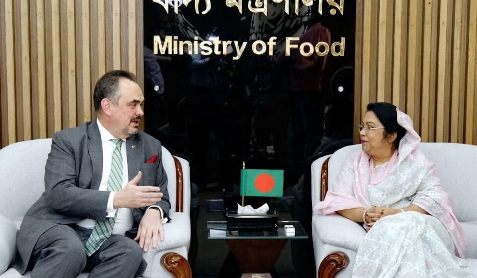 আমদানি চাল-গমের মান যাচাইয়ে মার্কিন বিশেষজ্ঞ চাইলেন খাদ্যমন্ত্রী, বিবেচনার আশ্বাস রাষ্ট্রদূতের