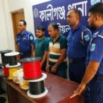 কালীগঞ্জে ইলেকট্রিক দোকানে ডাকাতি: প্রায় ৬ লাখ টাকার মালামাল, ট্রাক-পিকআপসহ গ্রেপ্তার ২