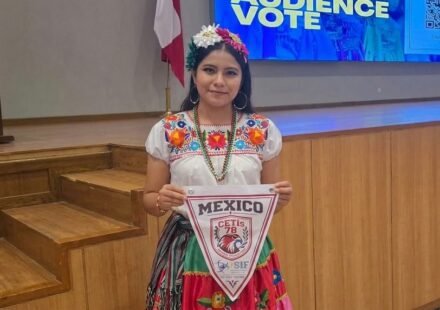 30-hertz sound puts out fire in seconds — gold medal for 17-year-old Mexican Ángela's device