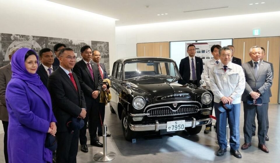 Tarique Rahman visits Toyota's Motomachi plant in Nagoya, tours car assembly