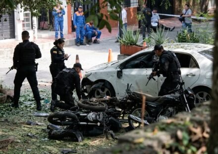 Mayoral candidate killed, four police hurt in bombing: Colombian president sends troops to Cucuta