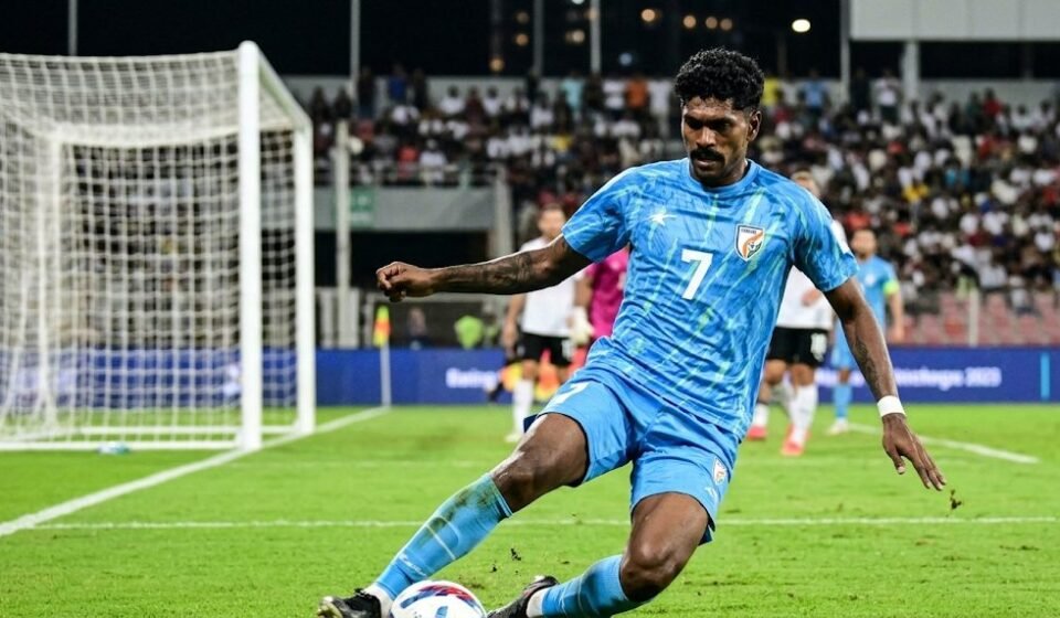 অনূর্ধ্ব-২৩ দলের কোচের হাতে ২৮ জনের স্কোয়াড, ঢাকার সাফে নামছে ভারত